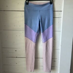 Outdoor Voices Springs 7/8 Leggings size Small pink blue purple